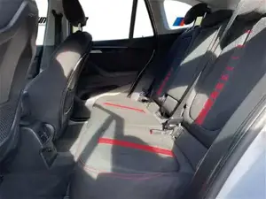 BMW X1 xDrive18d Sport Line // PDC vorne + hinten // Sitzheizung // Sitzverstellung Fondsitze Bild 11