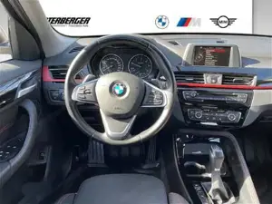 BMW X1 xDrive18d Sport Line // PDC vorne + hinten // Sitzheizung // Sitzverstellung Fondsitze Bild 7