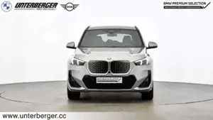 BMW iX1 eDrive20 M Sportpaket // Anhängerkupplung // Head-Up Bild 2