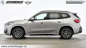 BMW iX1 eDrive20 M Sportpaket // Anhängerkupplung // Head-Up Bild 3