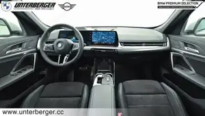 BMW iX1 eDrive20 M Sportpaket // Anhängerkupplung // Head-Up Bild 11