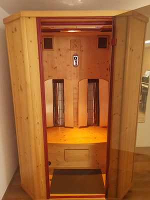 Original " Physiotherm" Infrarot Kabine Bild 2