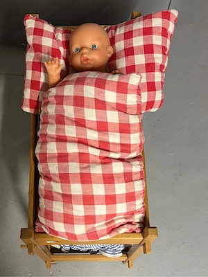 Babystockbett vintage inklusive 2 Babys gratis Bild 2