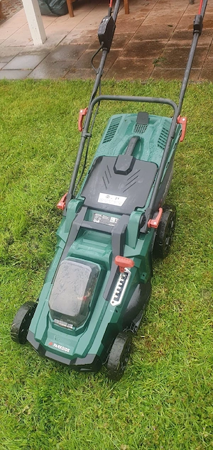 Akku Rasenmäher