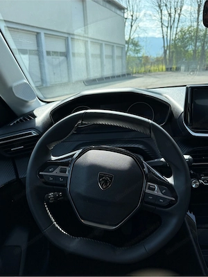 Peugeot 208 Active PureTech Nur 8.500KM!!! Bild 4