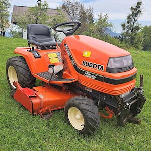Rasentraktor KUBOTA G1900 Bild 2