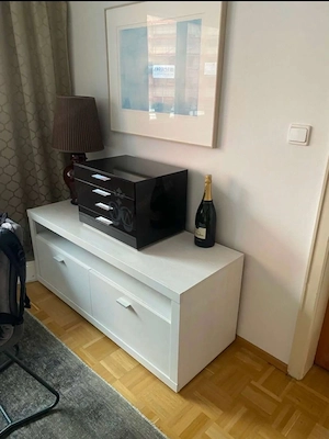 Vitrine und passendes Lowboard Bild 4