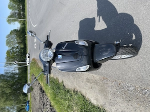 Vespa LX 50 Schwarz Bild 2
