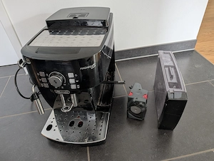 DeLonghi Magnifica S (ECAM 21.117.B)   Top gepflegt inkl. Entkalker Bild 2