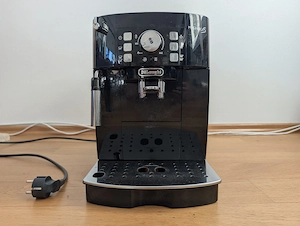 DeLonghi Magnifica S (ECAM 21.117. B) - Top gepflegt inkl. Entkalker