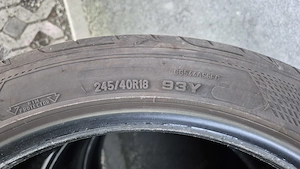 Sommerreifen 245 40 18 Bild 2