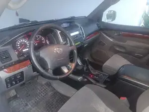 Toyota Land Cruiser Top gepflegt! Bild 2