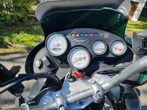 Triumph Tiger 955i British Racing green Bild 2
