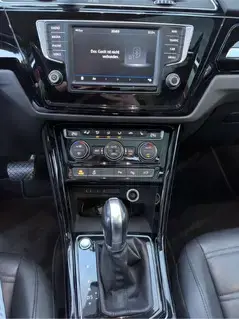 VW Touran 2.0 Scr TDI Dsg Bild 4