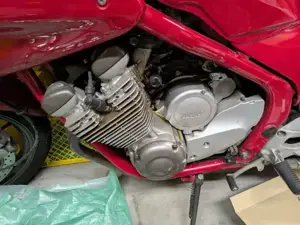 YAMAHA Diversion 600 - 4 Zylinder - Motorrad  Bild 2