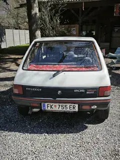 Peugeot 205 Bild 2
