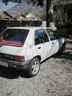 Peugeot 205 Bild 4