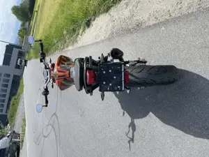 KTM 690 Duke Schwarz Orange Bild 5