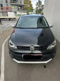 VW Cross Polo schwarz Bild 4