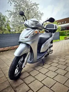 Honda SH 300i Roller Bild 3