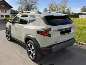 Dacia Duster Journey Hybrid 140 Bild 3