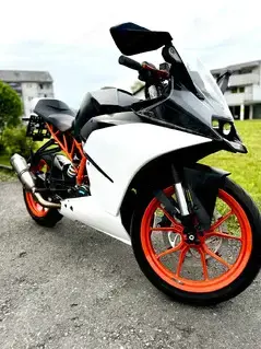 Motorrad KTM RC 125 Bild 5