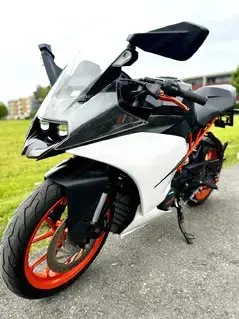 Motorrad KTM RC 125 Bild 4