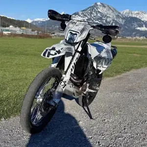 Husqvarna 701 Enduro Bild 3