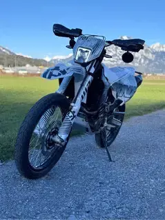 Husqvarna 701 Enduro Bild 2