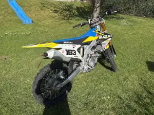 Suzuki RM-Z 250 Bild 4