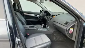 Mercedes C 220 CDI Avantgarde Blue Efficiency (Diesel) 170 PS. 2010 Modeljahr   Schaltgetriebe Bild 4