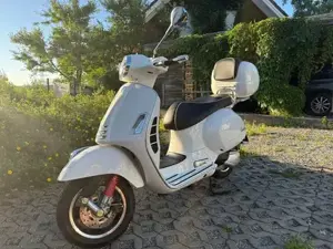 Vespa 300 GTS Super Bild 5