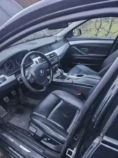 BMW F10 530d Schwarz Bild 3