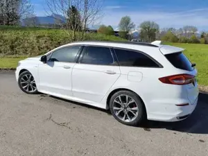 Ford Mondeo Bild 2