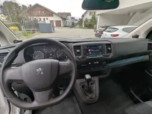 Peugeot Traveller Bild 2