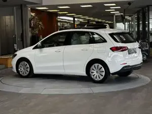 Mercedes-Benz B 180 Bild 10