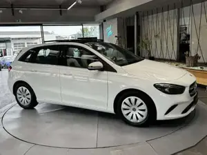 Mercedes-Benz B 180 Bild 15