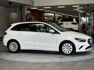 Mercedes-Benz B 180 Bild 4