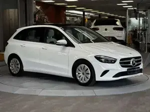 Mercedes-Benz B 180 Bild 3
