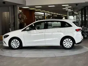 Mercedes-Benz B 180 Bild 11