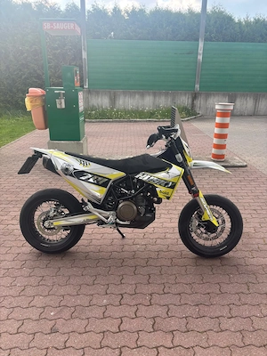 Husqvarna 701 Supermoto 2022 Bild 6