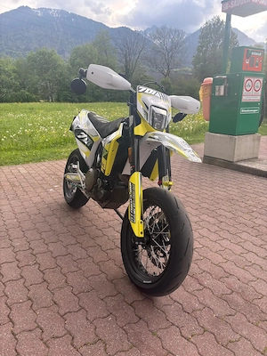 Husqvarna 701 Supermoto 2022 Bild 7