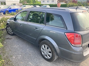Opel Astra Kombi zu verkaufen Bild 3