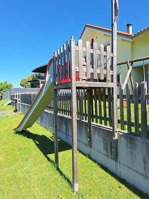 Verschenke Rutsche mit Spielturm Bild 3