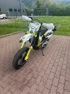 Husqvarna 701 Supermoto 2022 Bild 2