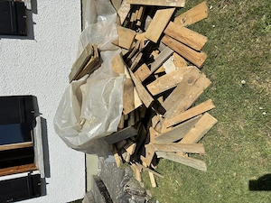 Brennholz gegen Abholng zu verschenken  Bild 2