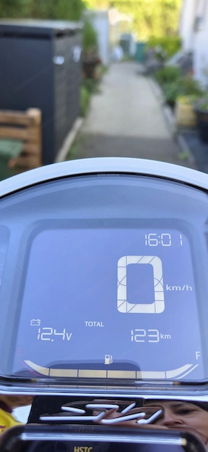 Honda SH125AD BJ. 2025 Mattweiß Bild 5