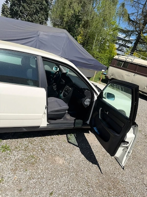 Audi A6 Oltimer Bild 3