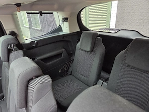 Peugeot 5008 Business-Line 7-Sitzer Panoramadach Bild 8