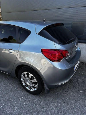 Opel Astra 1,3 Diesel Eco Flex Bild 5